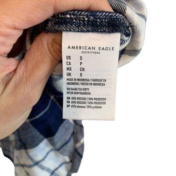 American Eagle Blue and Cream Plaid Long Sleeve Button Down Shirt - Picture 6 of 7